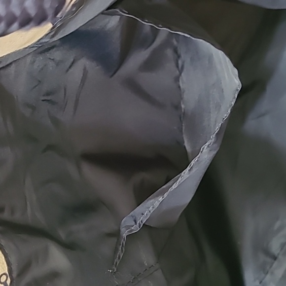 Tommy Hilfiger Cream Tote with Navy & Red Anchor Details - Picture 9 of 16